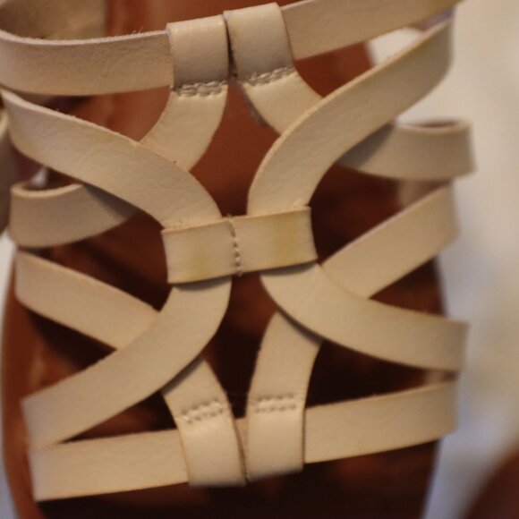 Wonderly Avery White Strappy Sandal Size 8.5 Man Made Materials Flats - Picture 11 of 12